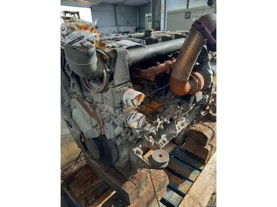 Liebherr L566 Engines