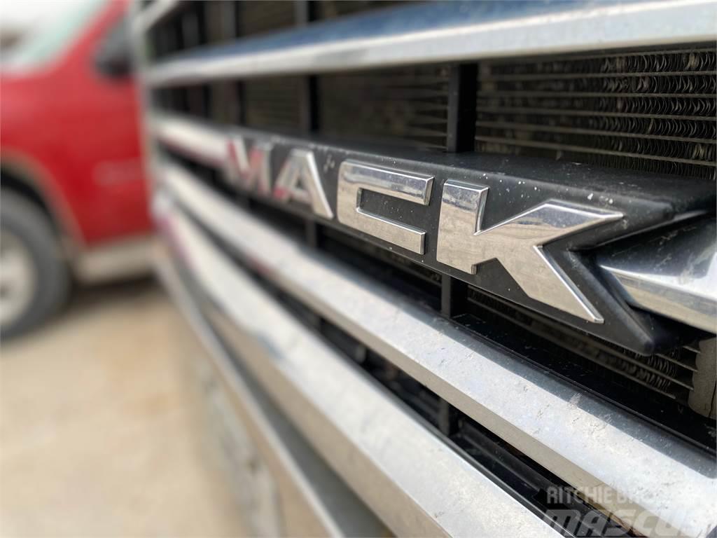 Mack CXU613 Trækkere