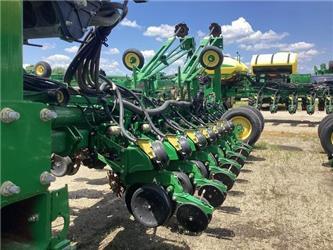 John Deere 1775NT