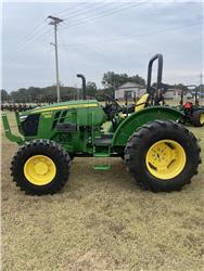 John Deere 5055E