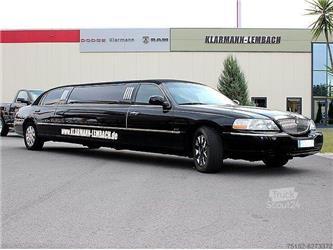 Ford Lincoln Town Car Stretch Limousine