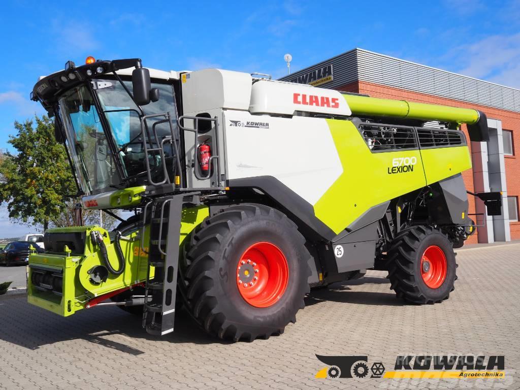 CLAAS Lexion 6700 + V930 Combine harvesters