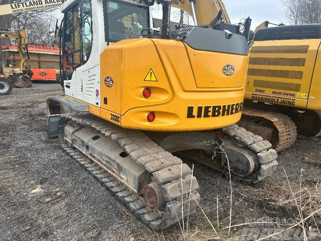 Liebherr R 914 Compact Crawler excavators