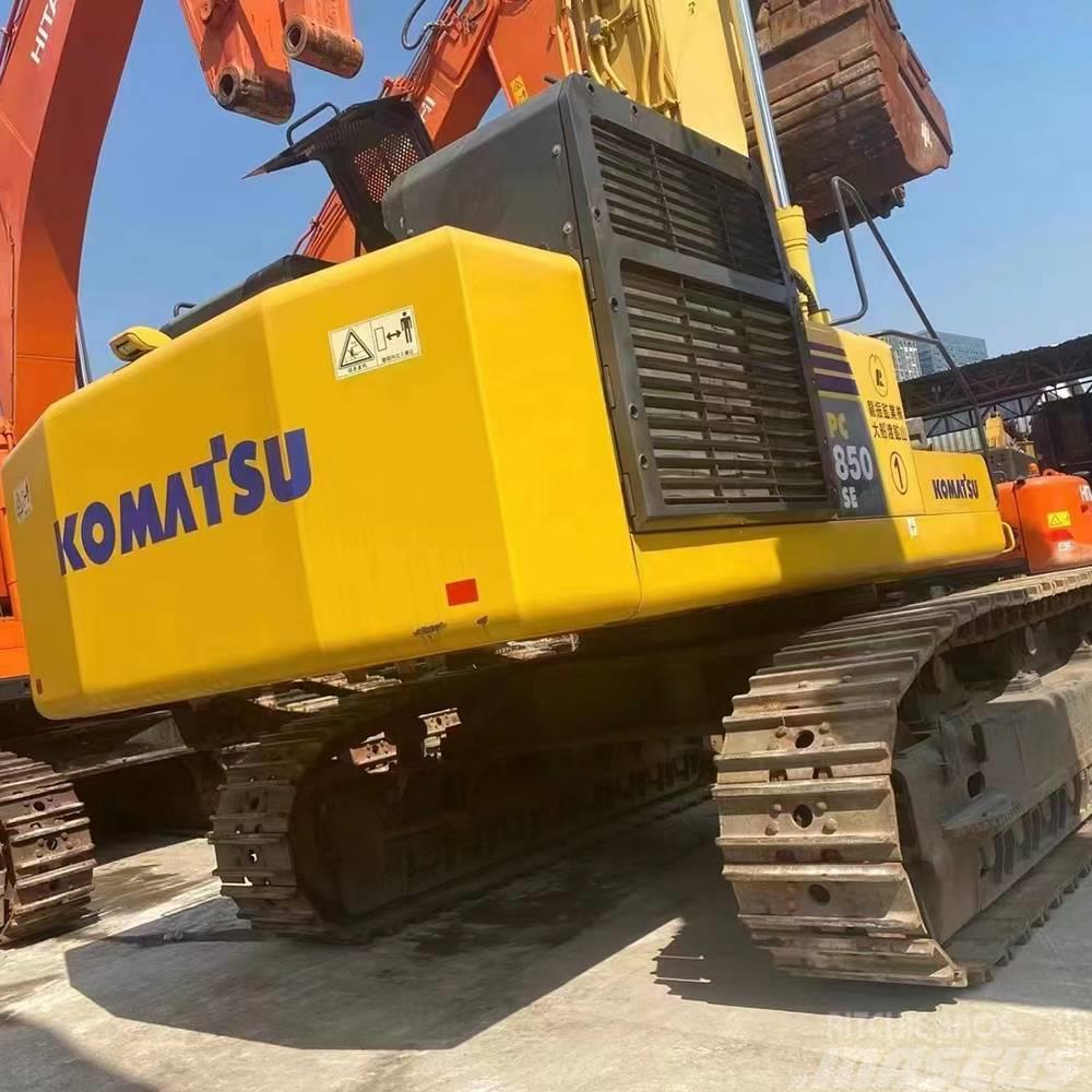 Komatsu 850 Crawler excavators