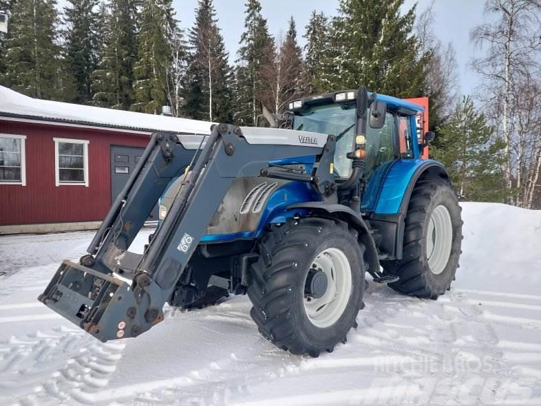 Valtra T152 VERSU Tractors