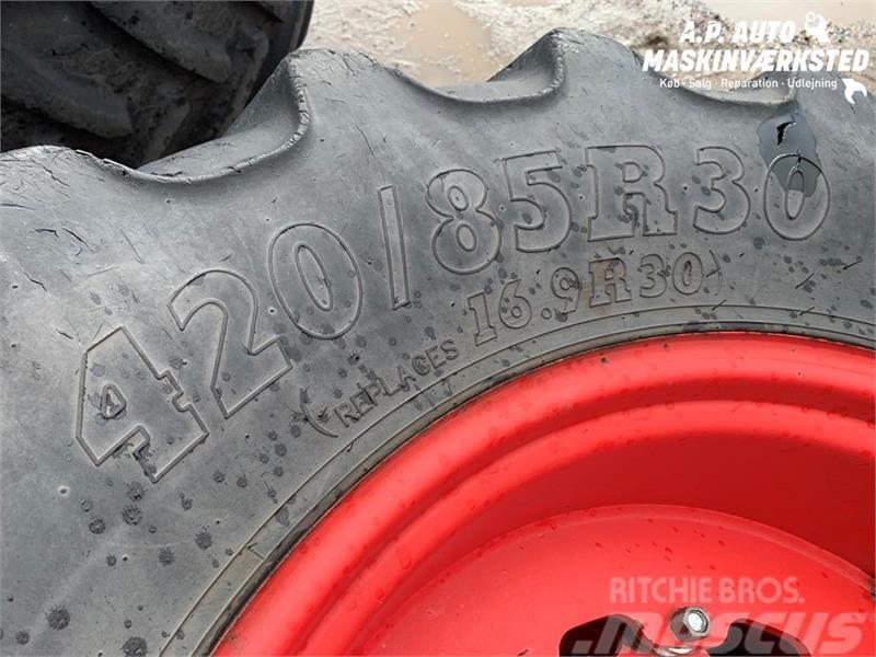 BKT 480/80R42///18.4R42 420/85 R30 - 480/80 R46 Tyres, wheels and rims