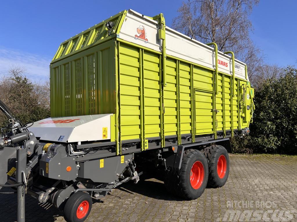 CLAAS Quantum 4700 S Self loading trailers