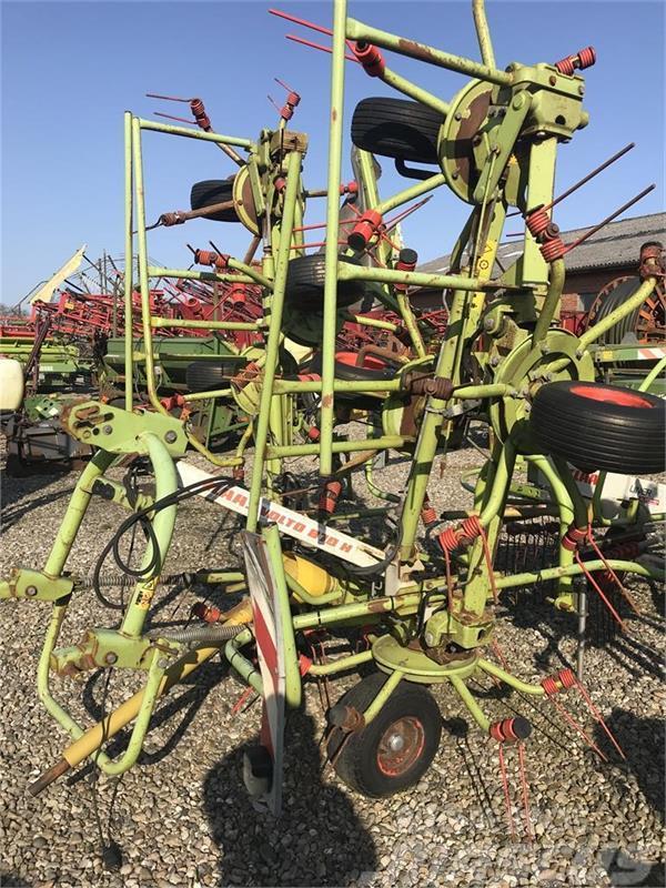 CLAAS Volto 870 Rakes and tedders