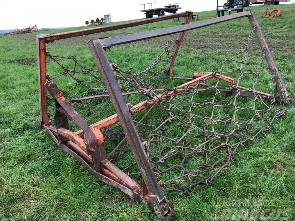  Parmiter Folding Chain Harrows 6 metre £750 - clos Other components