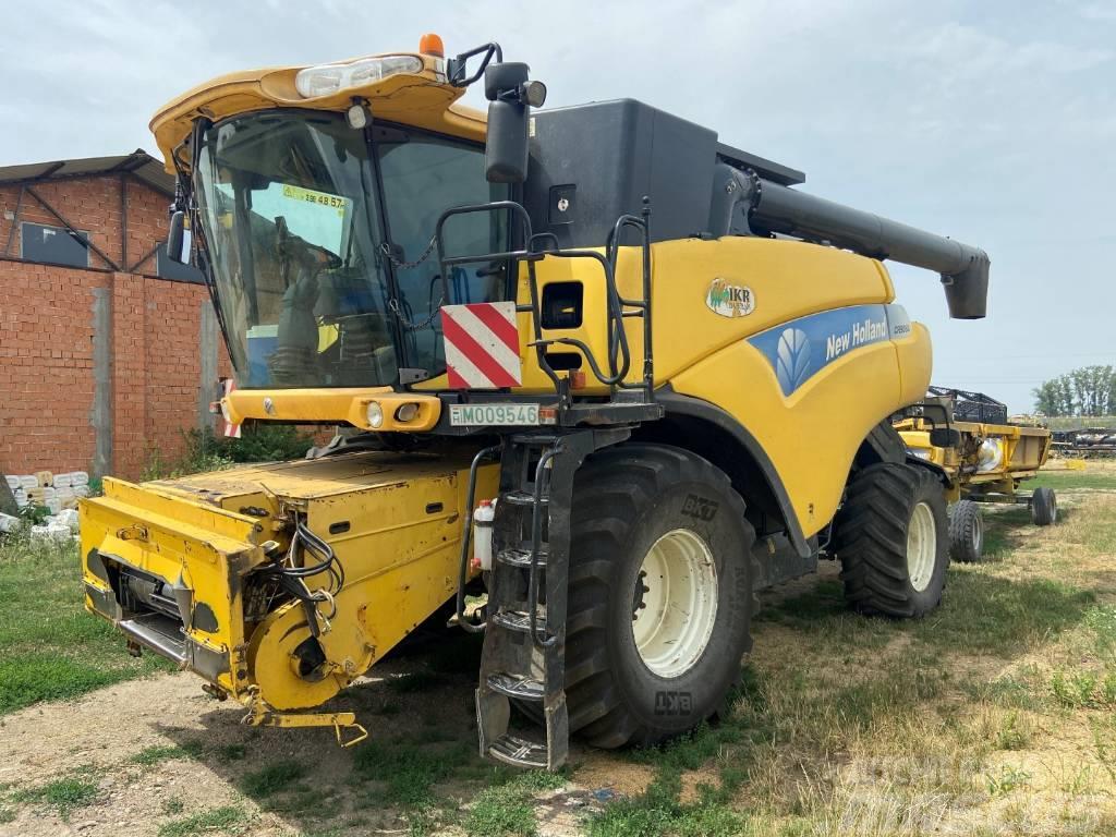 New Holland CR 9060 Combine harvesters
