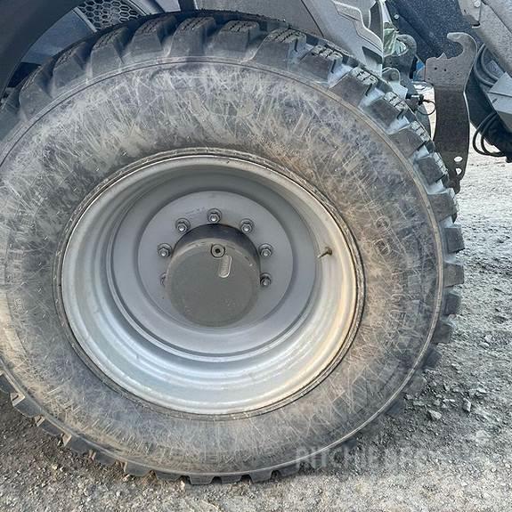 Valtra Hjul par: Nokian Hakkapelita 540/65R28, 650/65R42 Tyres, wheels and rims