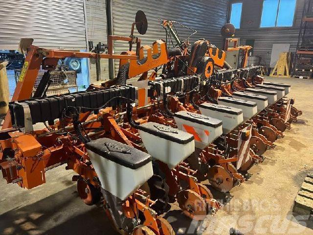 Kuhn PLANTER 10 RANGS Other sowing machines and accessories