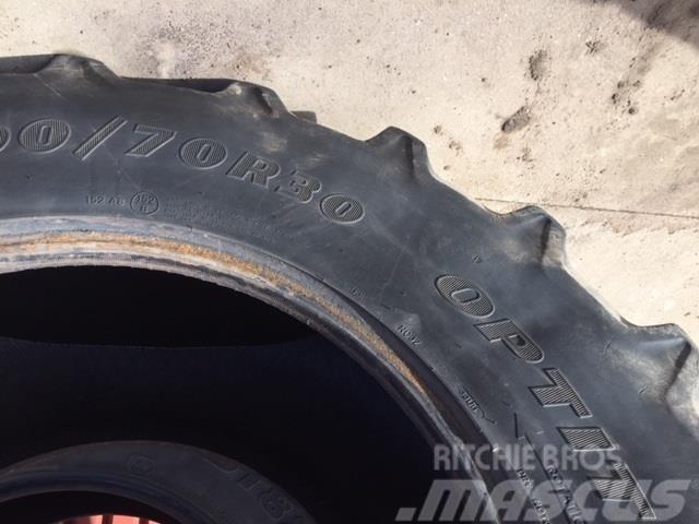 Goodyear 600/70R30 Tyres, wheels and rims