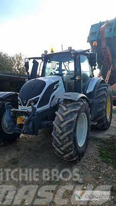 Valtra N154D Tractors