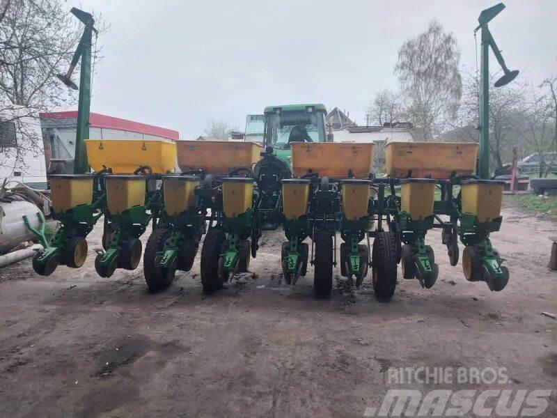 John Deere 7000 Precision sowing machines