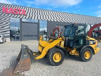 CAT 906M