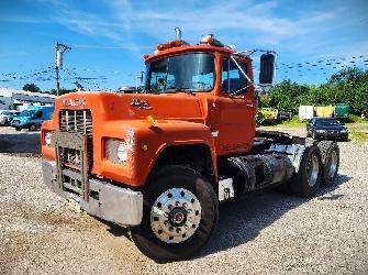 Mack R 688 ST