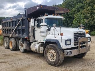 Mack RD 688 S