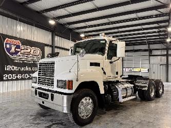 Mack Pinnacle