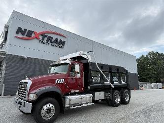Mack GR64F