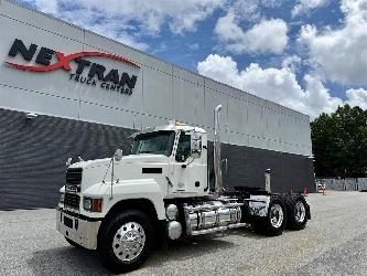 Mack PI64T