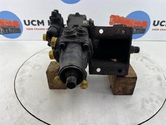  Steering box