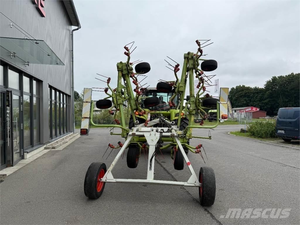 CLAAS Volto 870 T River og høvendere