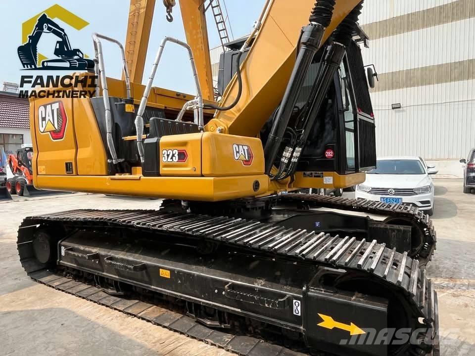 CAT 323 Gravemaskiner på larvebånd