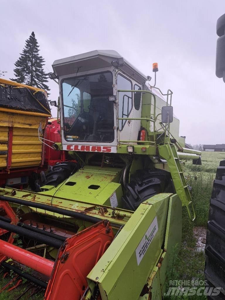 CLAAS Dominator 68 Mejetærskere