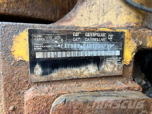 CAT 740 Terrængående lastbiler