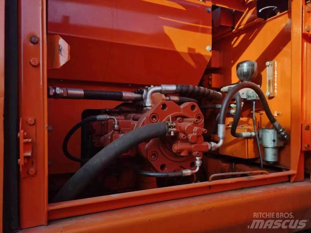 Doosan DH 220 Gravemaskiner på larvebånd