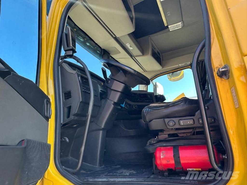 Volvo FH 6X2 6525 Lastbiler med containerramme / veksellad