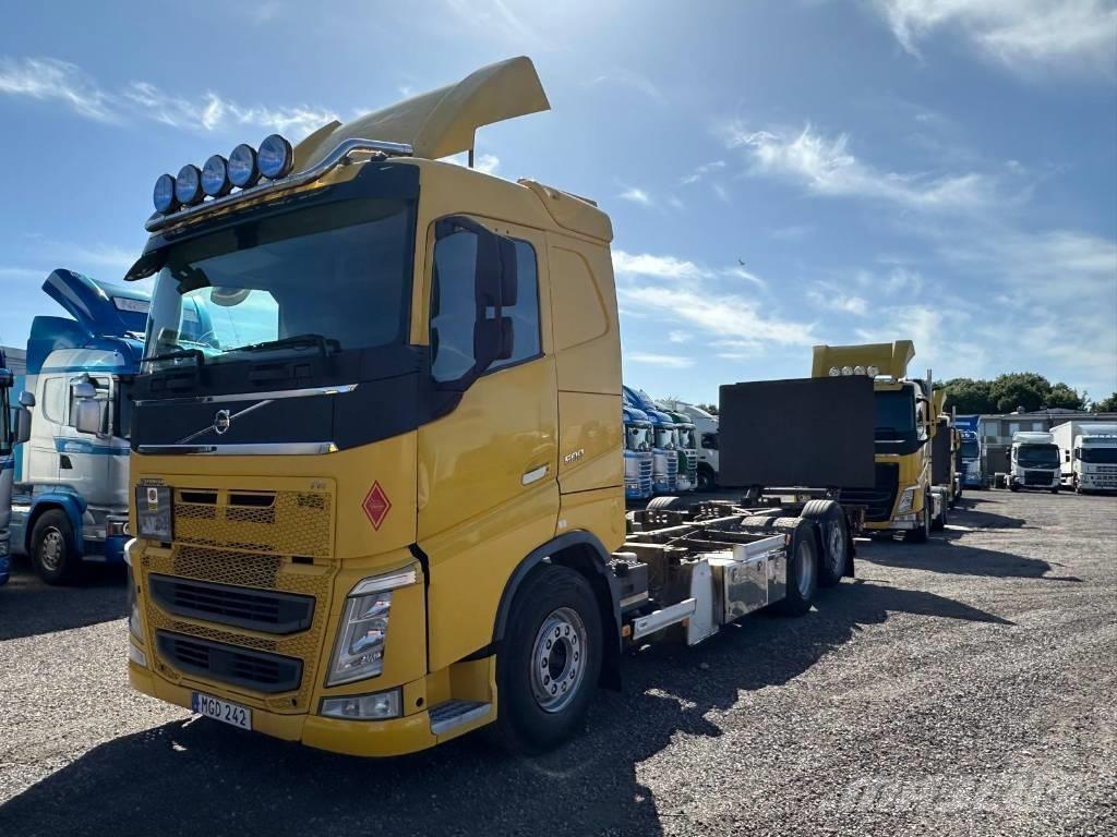 Volvo FH 6X2 6525 Lastbiler med containerramme / veksellad
