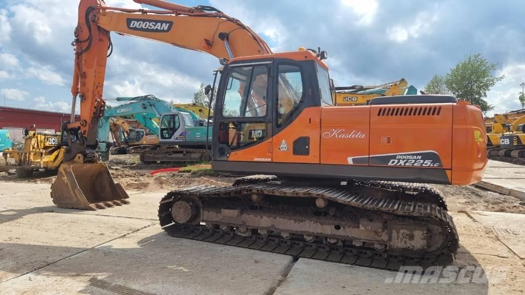 Doosan DX 225 LC Gravemaskiner på larvebånd