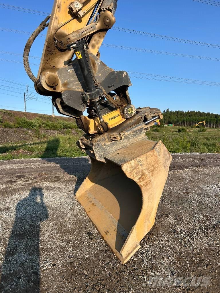 CAT 335 Gravemaskiner på larvebånd