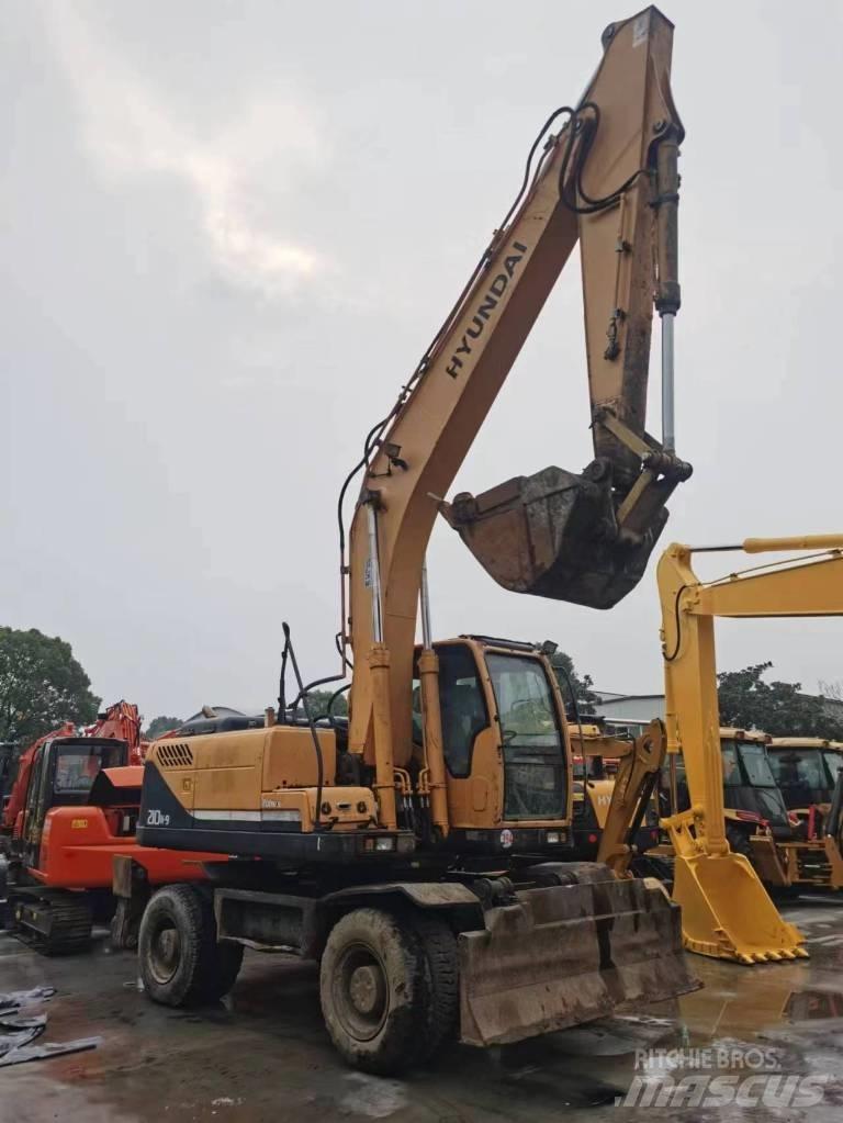 Hyundai R210W-9 Gravemaskiner på hjul