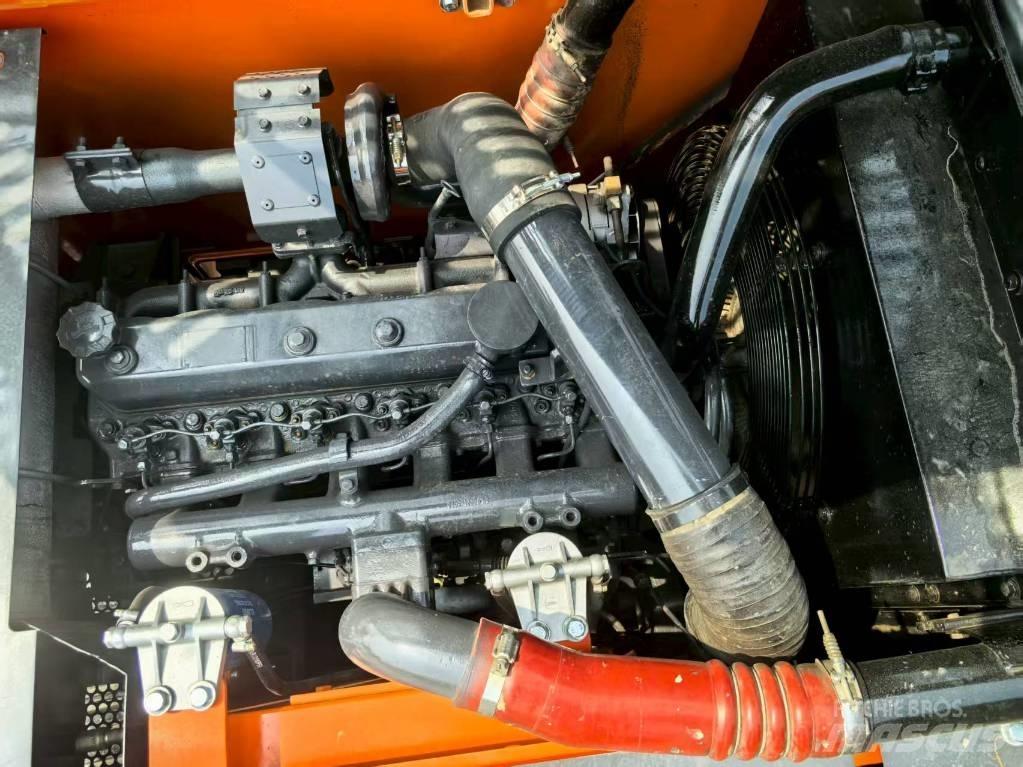 Doosan DX 225 LC Gravemaskiner på larvebånd