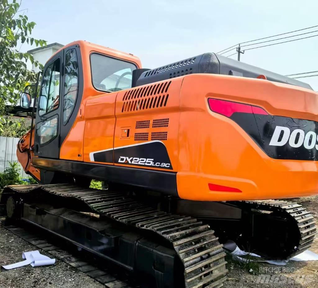 Doosan DX 225 LC Gravemaskiner på larvebånd