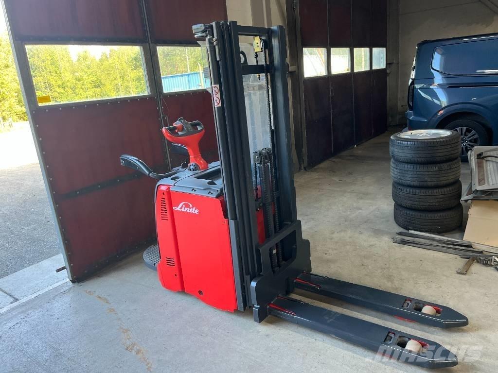 Linde D 14 AP Selvkørende stablere