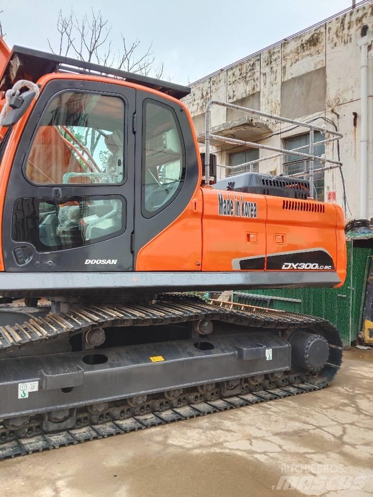 Doosan DX300 Gravemaskiner på larvebånd