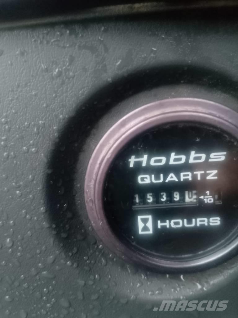 Hyundai 140W-7A Gravemaskiner på hjul