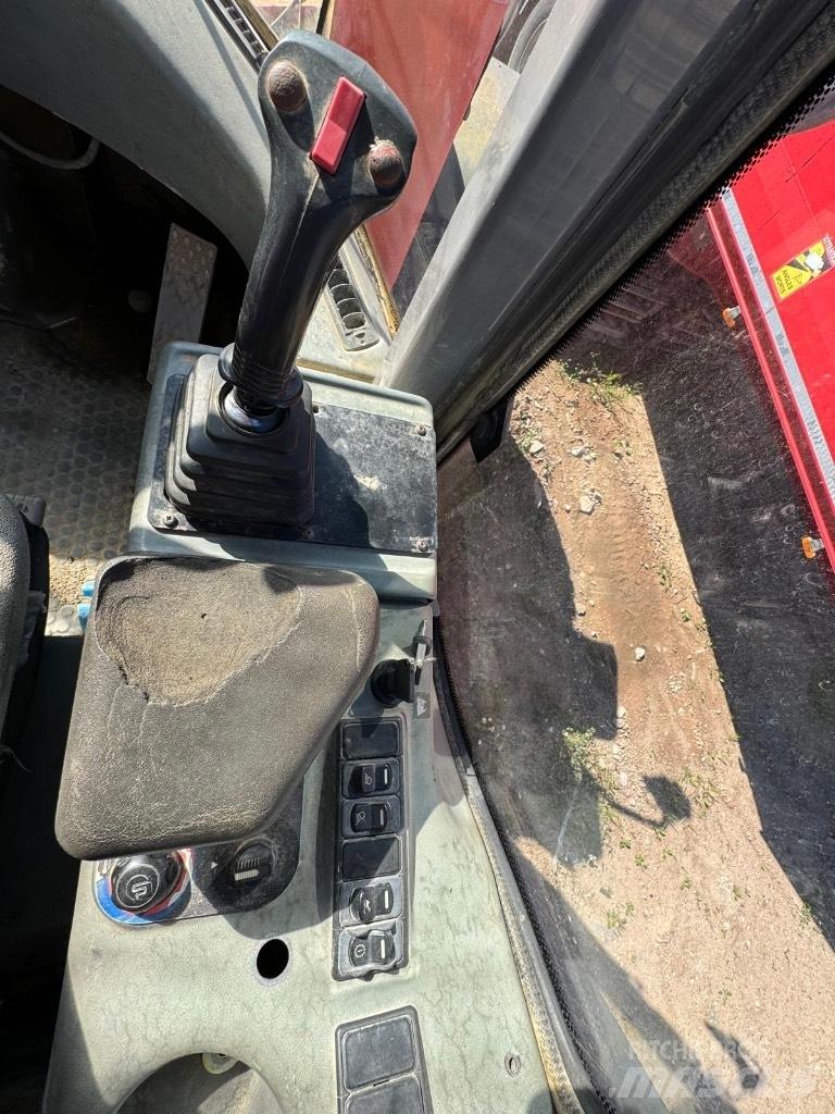 Hitachi LX 210 E Læssemaskiner på hjul