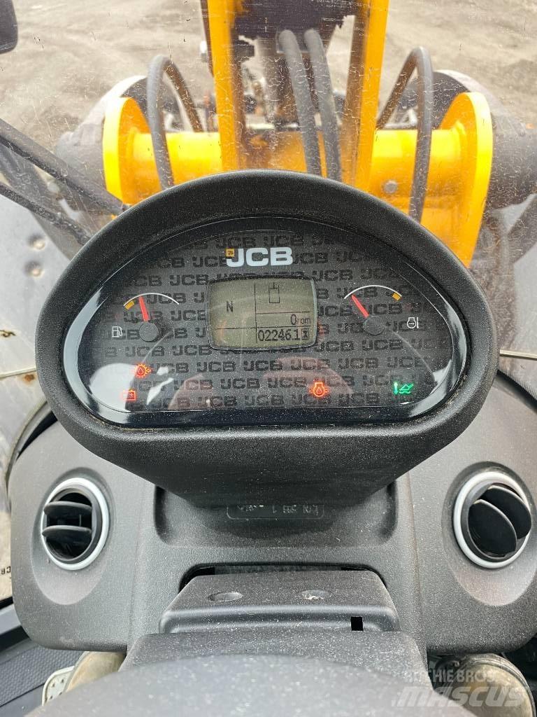JCB 409 Teleskoplæssere til landbrug