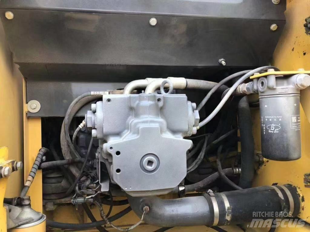 Komatsu 200-7 Gravemaskiner på larvebånd