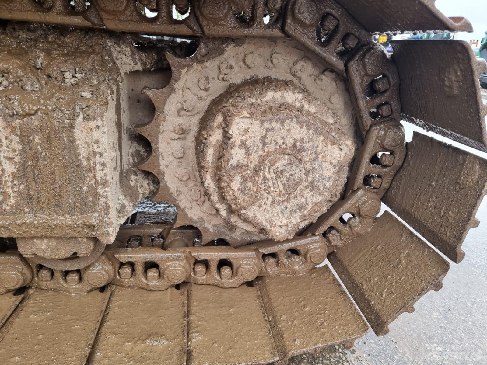 JCB JS 220 LC Gravemaskiner på larvebånd