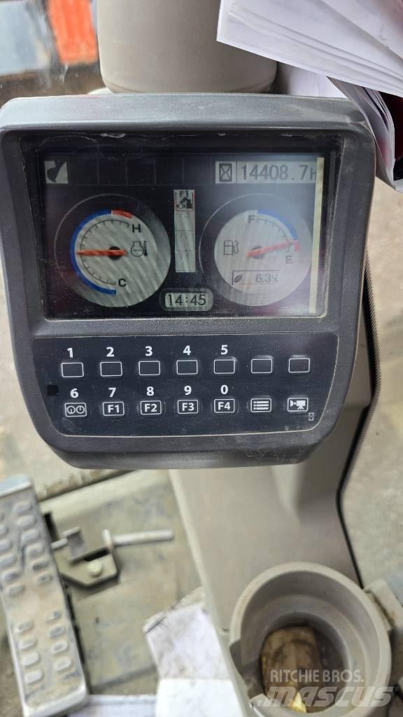 Hitachi ZX225USRLC-3 Gravemaskiner på larvebånd