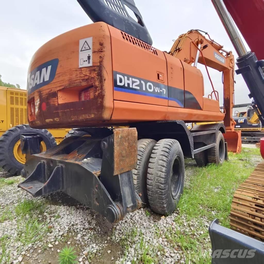 Doosan DH 210 W-7 Gravemaskiner på hjul