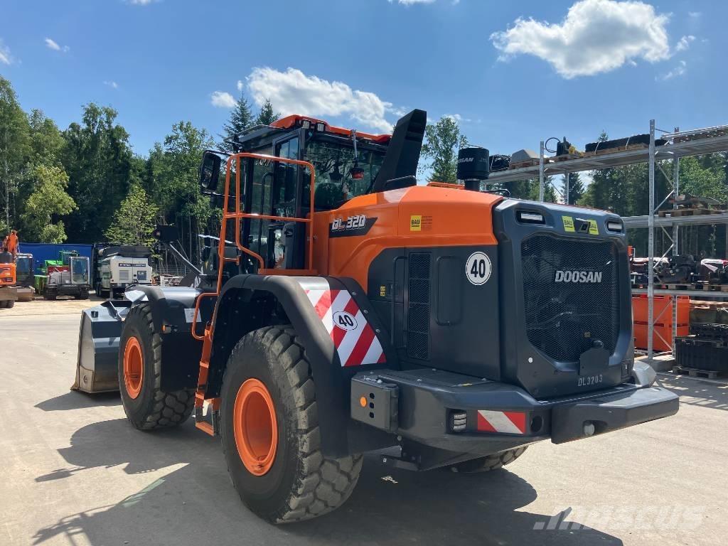 Doosan DL 320-7 Læssemaskiner på hjul