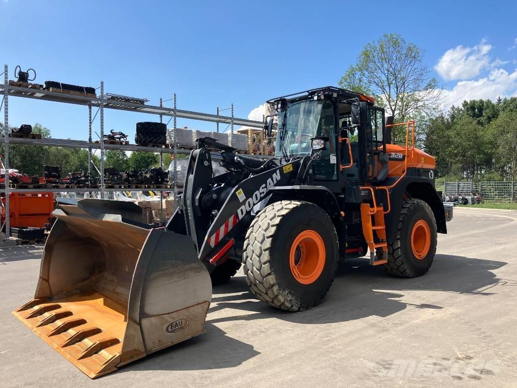 Doosan DL 320-7 Læssemaskiner på hjul