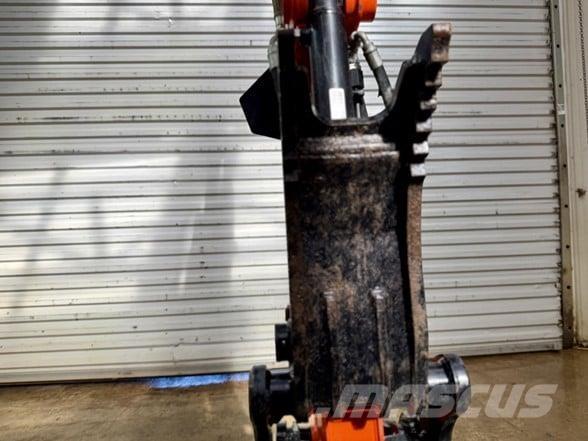 Kubota M62 Rendegravere